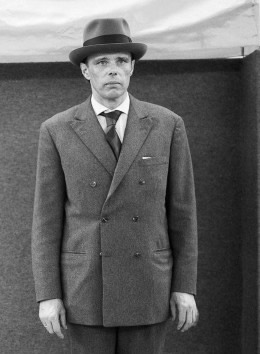 Joseph Beuys, Documenta 4, Kassel, 1968